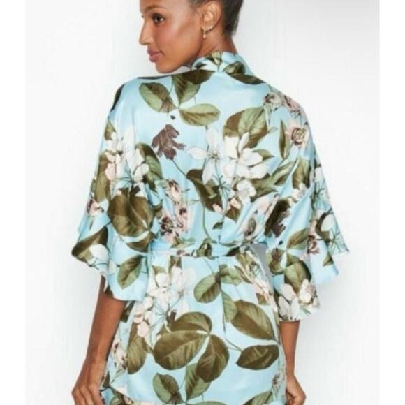 Victoria’s Secret Here Comes the Bride Floral Kimono Robe XS - Picture 2 of 7